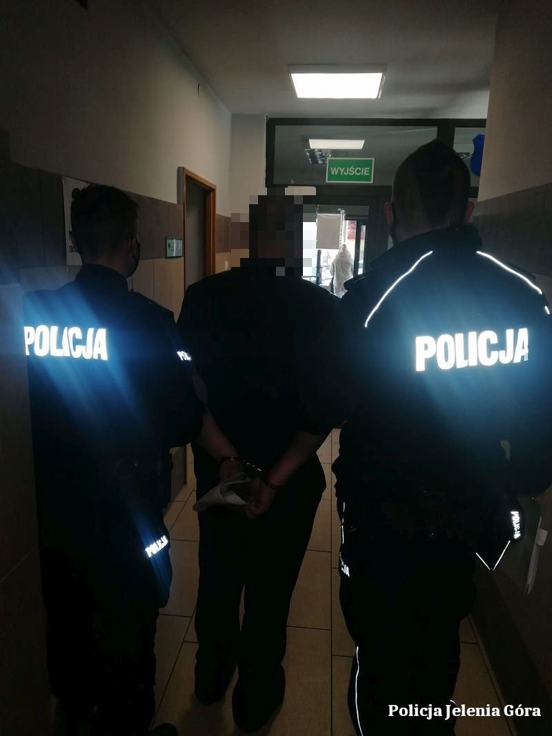 areszt-za-napasc-na-policjantow-i-grozby-108437