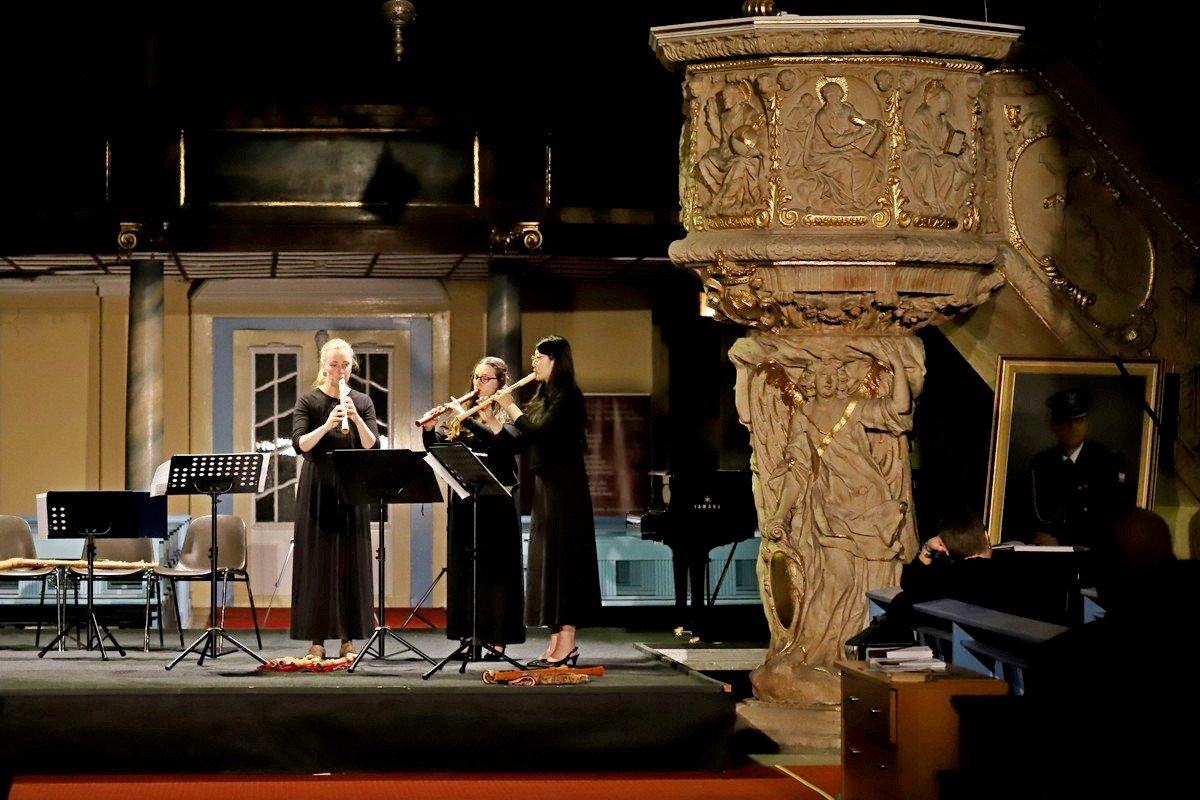 znakomite-flecistki-w-kolejnym-dniu-festiwalu-108480