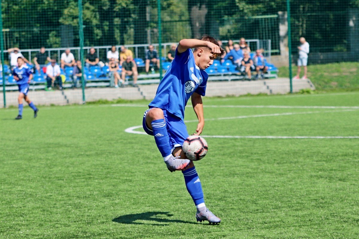 trampkarze-rozbili-iskre-108506