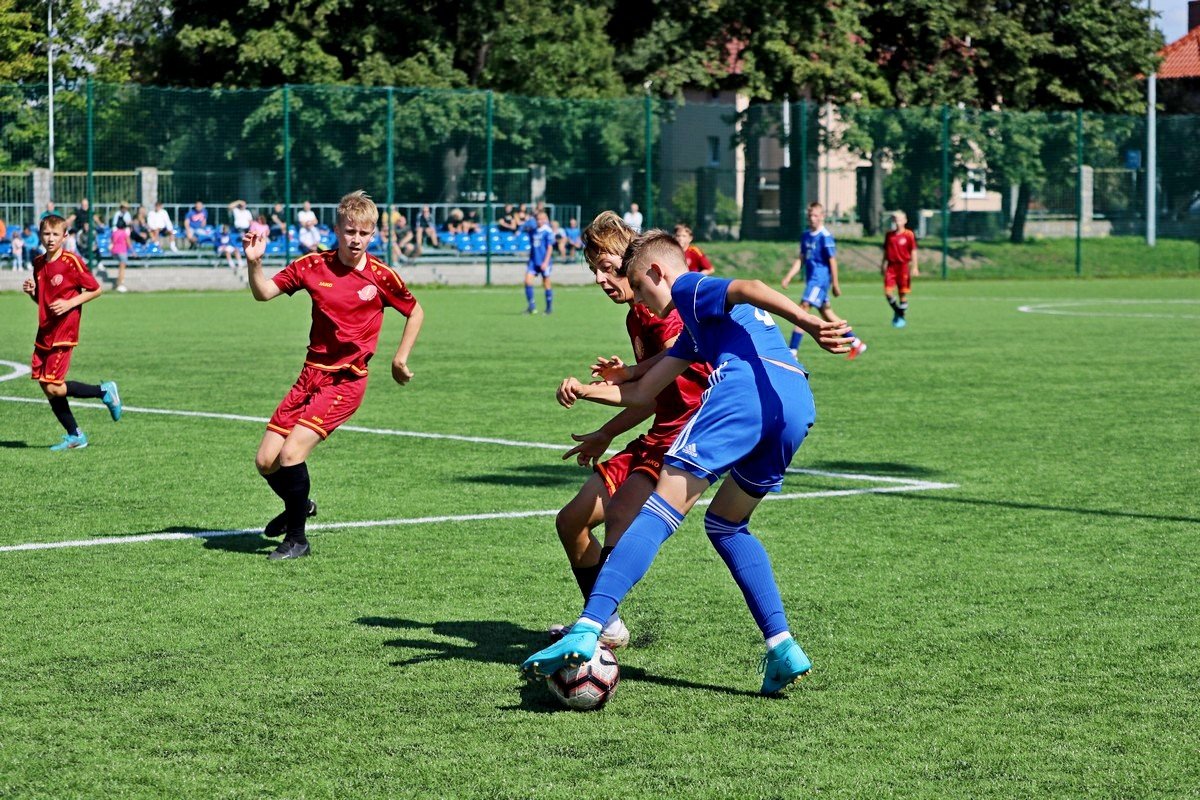 trampkarze-rozbili-iskre-108506