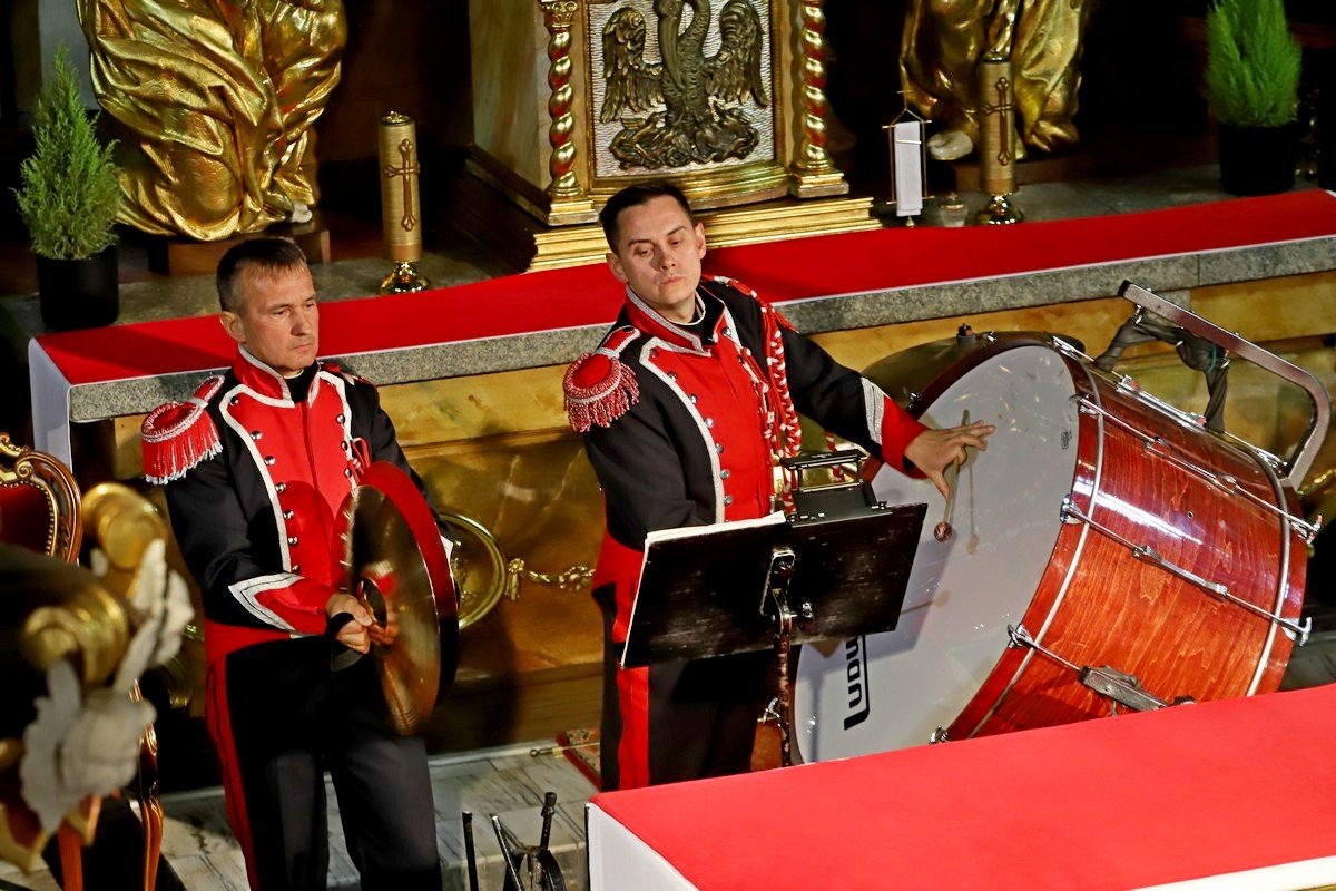 wystapia-orkiestra-wojska-polskiego-byy-owacje-108555