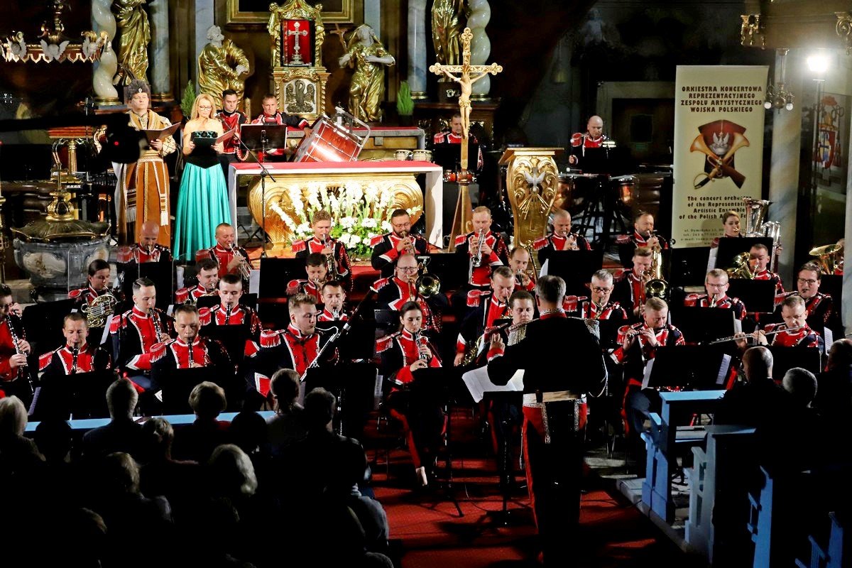 wystapia-orkiestra-wojska-polskiego-byy-owacje-108555