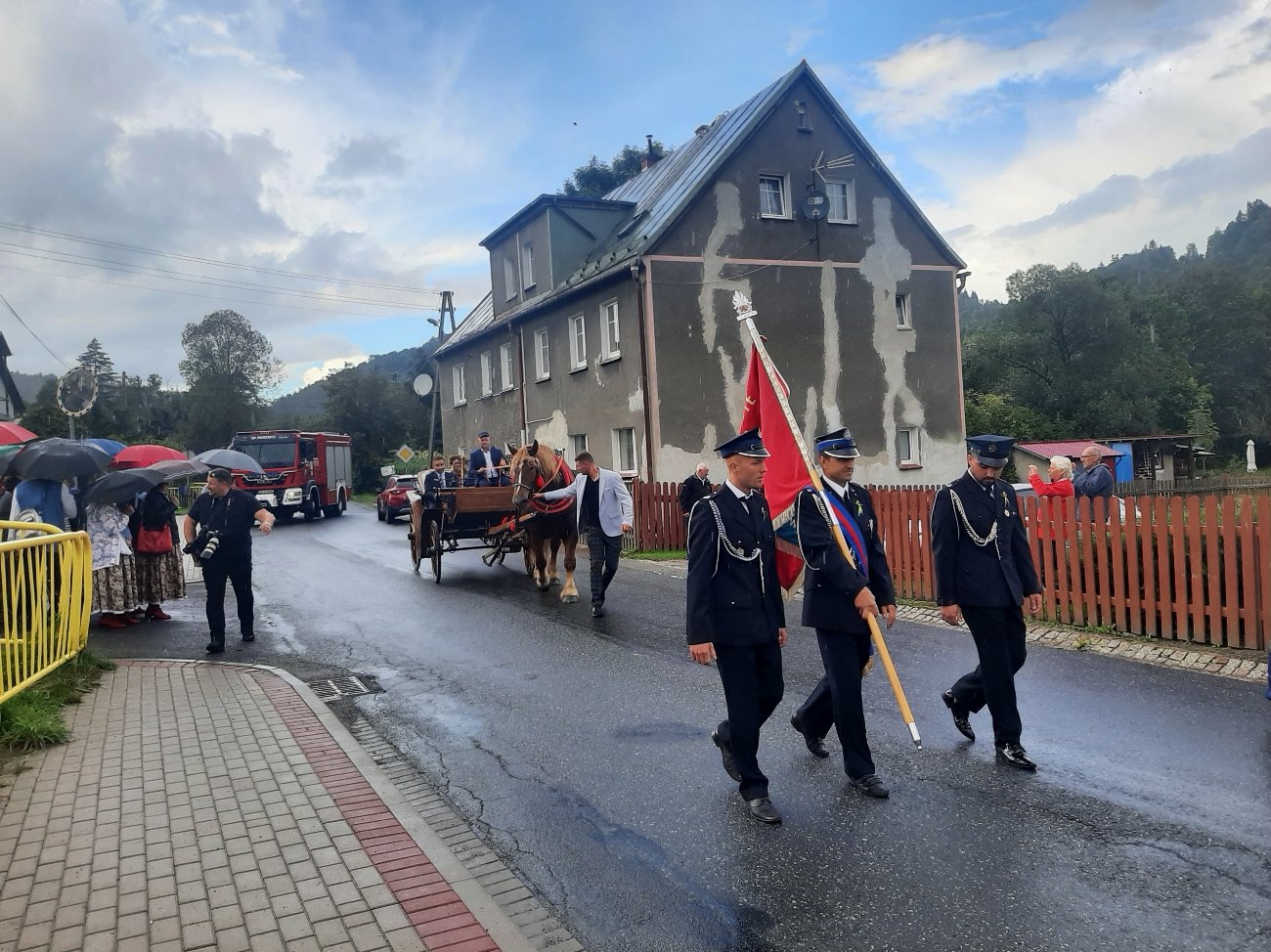 uroczyste-swieto-plonow-w-pisarzowicach-108590