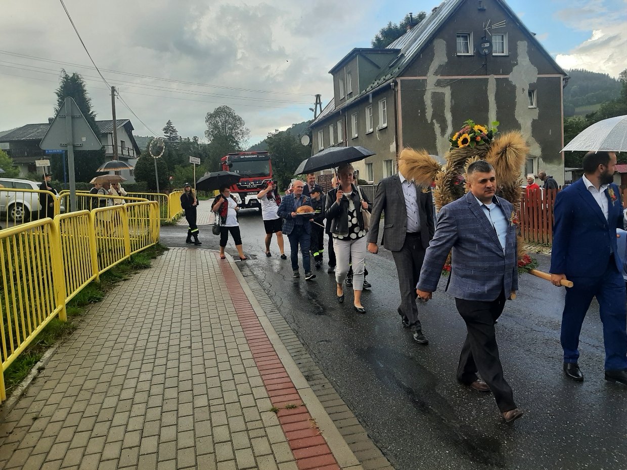 uroczyste-swieto-plonow-w-pisarzowicach-108590