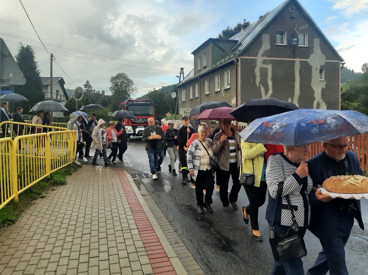 uroczyste-swieto-plonow-w-pisarzowicach-108590