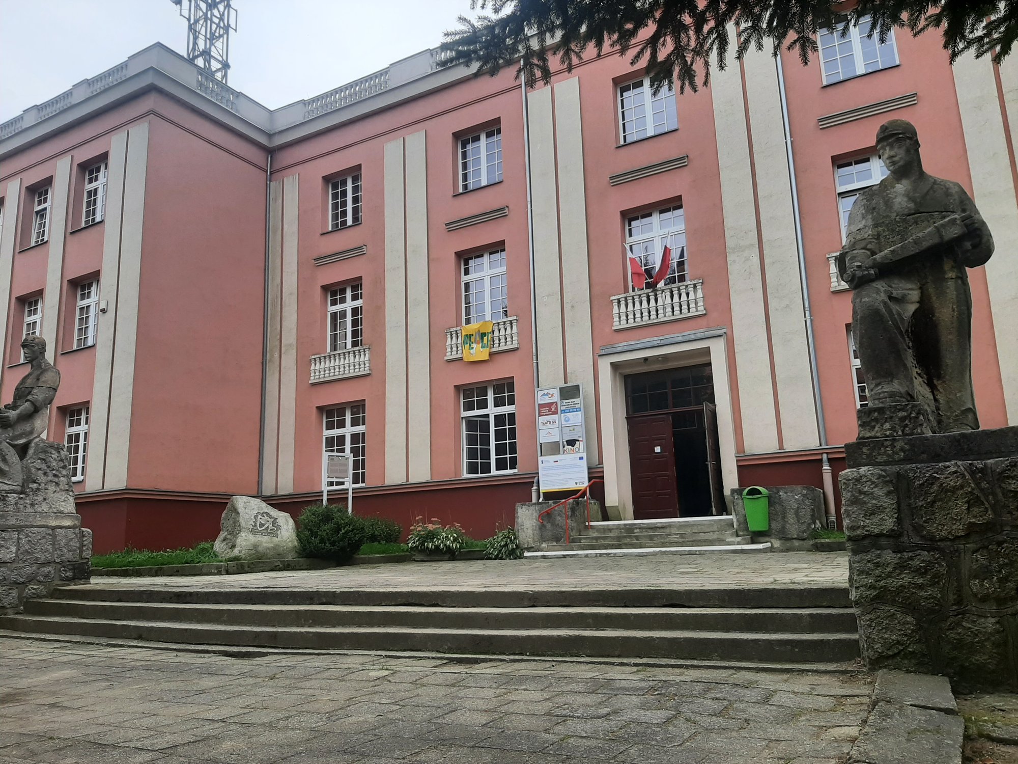 kowary-stawiaja-na-fotowoltaike-108609