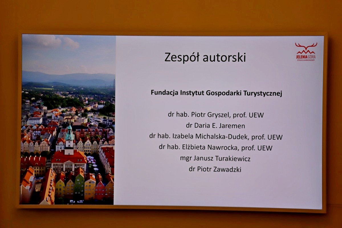 pracuja-nad-strategia-promocji-jeleniej-gory-108632