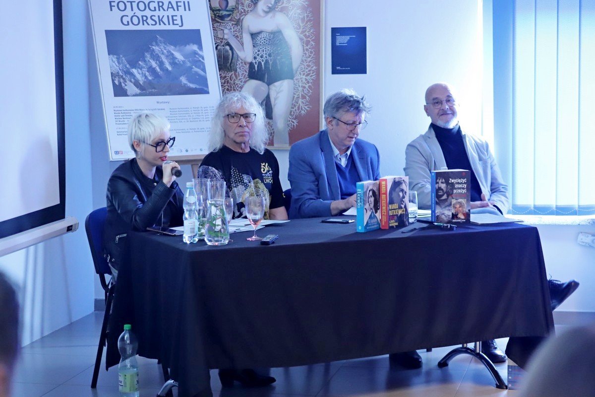 rozmawiali-o-himalaistce-wandzie-rutkiewicz-108808