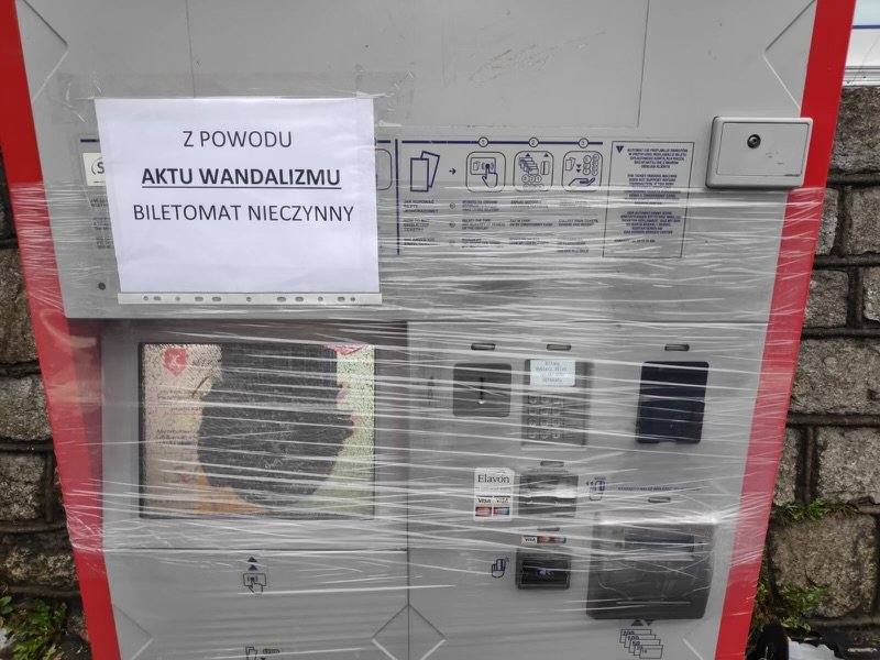 znowu-zniszczony-biletomat-mzk-108827