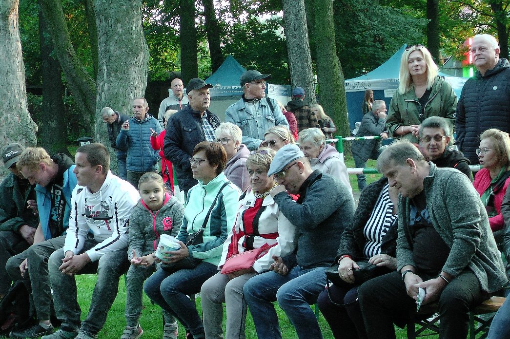 duzo-rozrywki-i-muzyki-108996