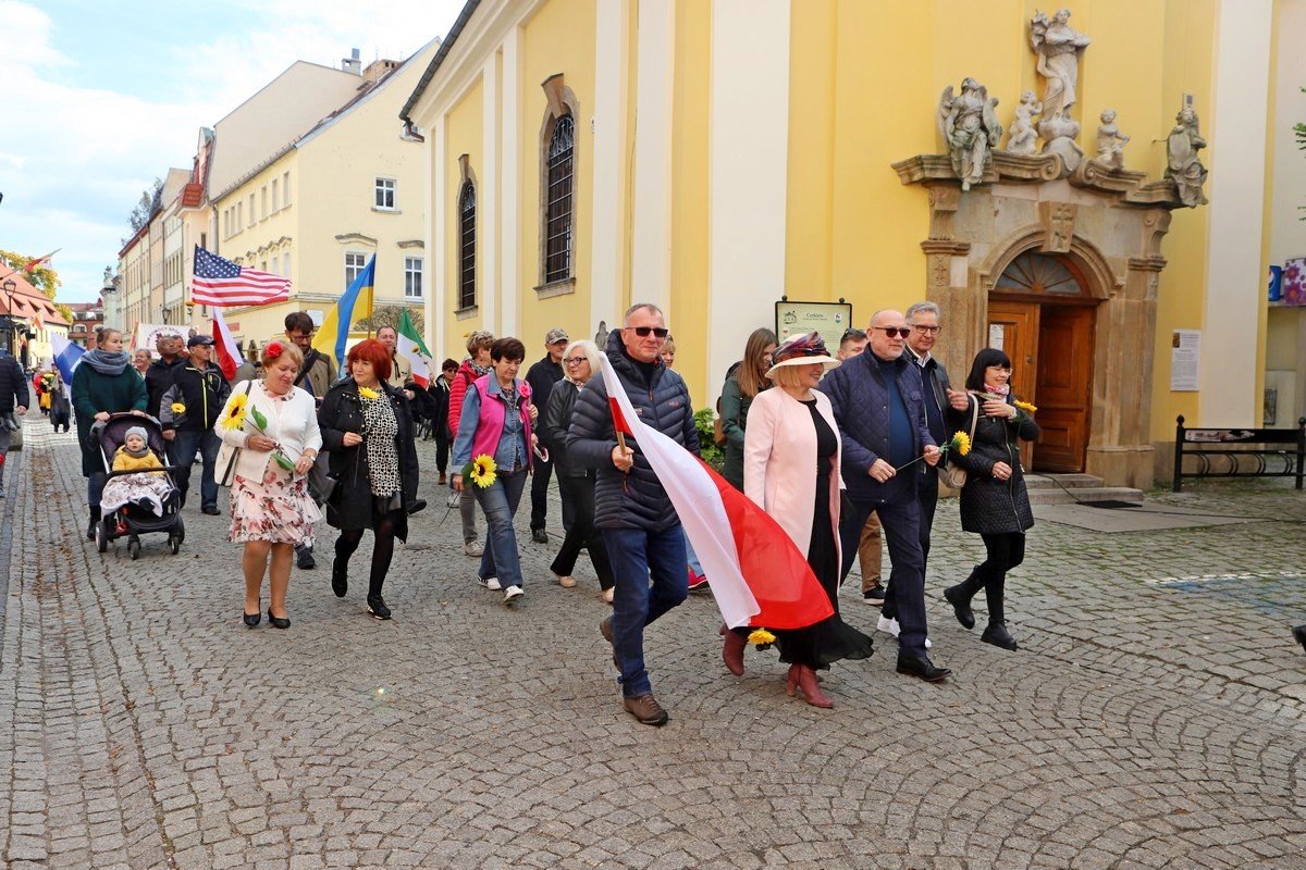 miasto-w-rekach-seniorow-109210