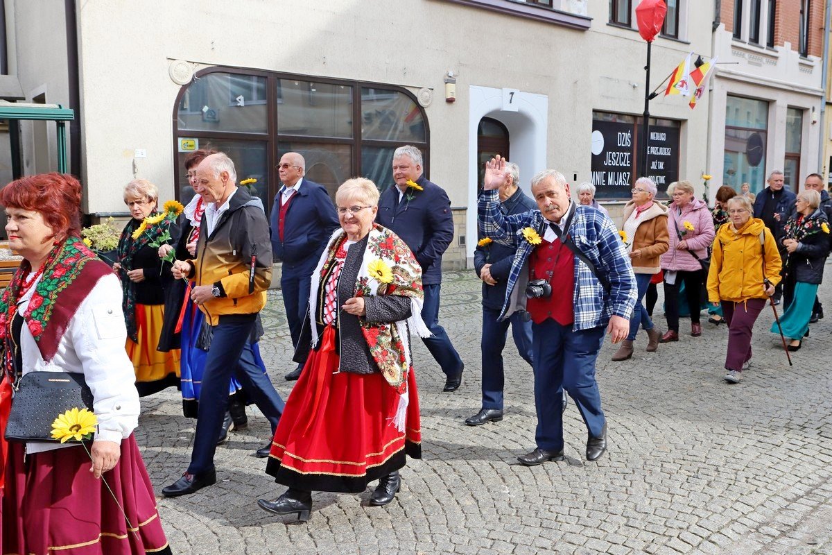 miasto-w-rekach-seniorow-109210