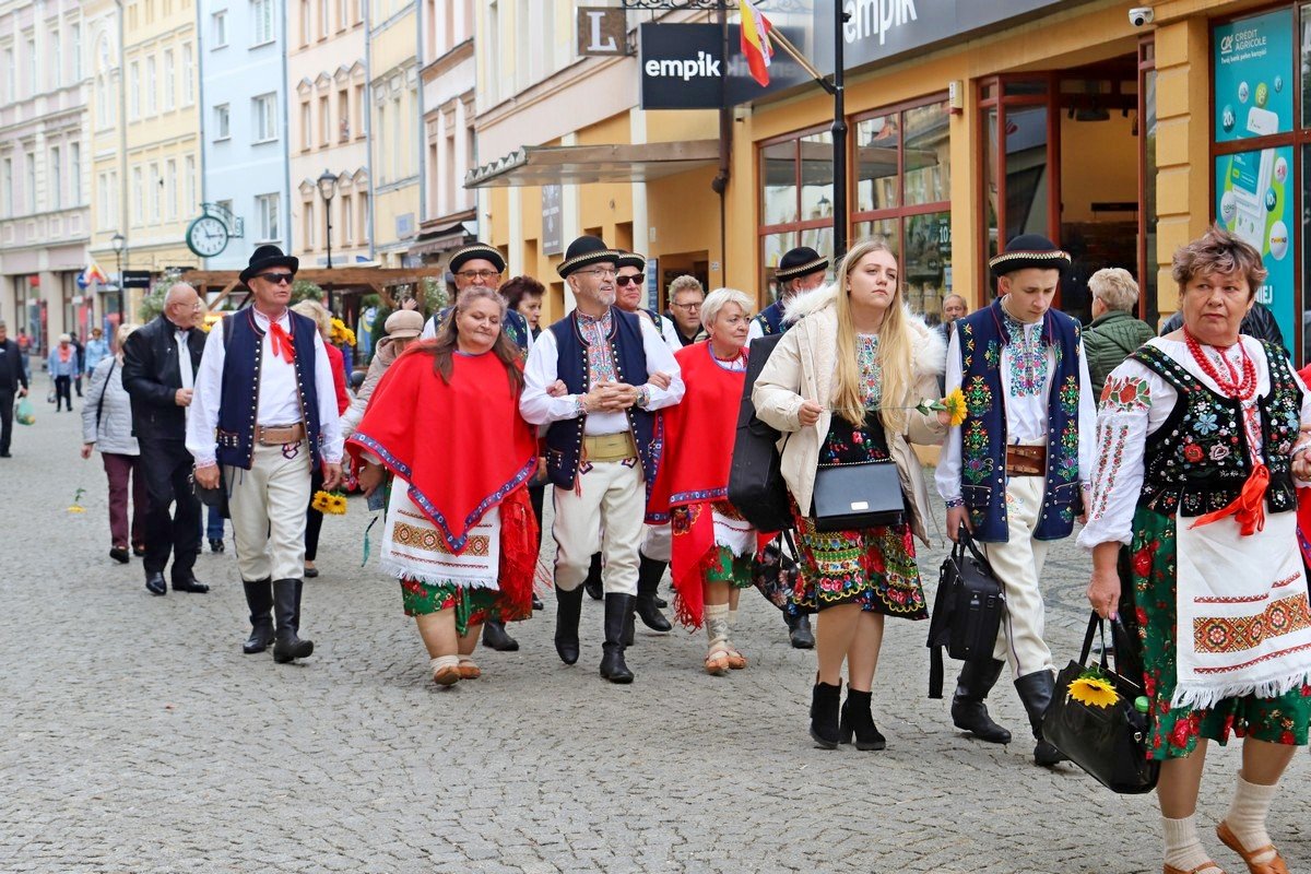 miasto-w-rekach-seniorow-109210