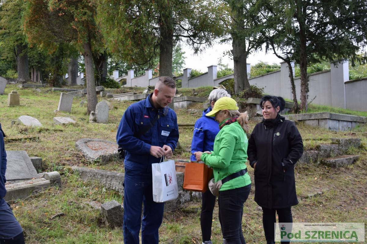 akcja-sprzatania-zabytkowej-nekropolii-109258