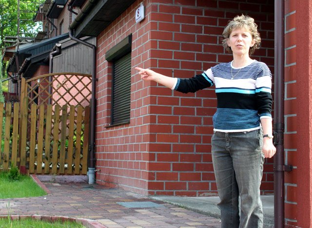 – Zgodziliśmy się na przekopanie naszego gruntu, bo pracownik obiecał podłączenie do sieci TP – mówi Małgorzata Soból