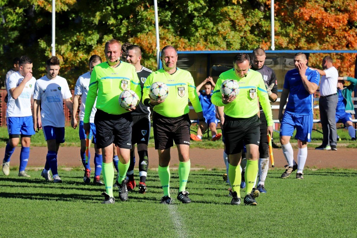 skromne-zwyciestwo-z-czerwona-latarnia-109533