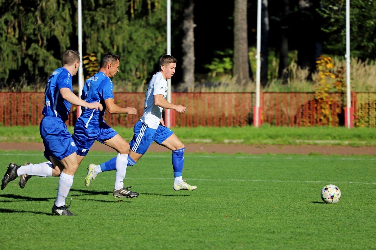 skromne-zwyciestwo-z-czerwona-latarnia-109533
