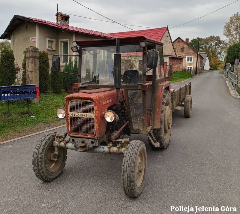 pijany-za-kierownica-traktora-109720