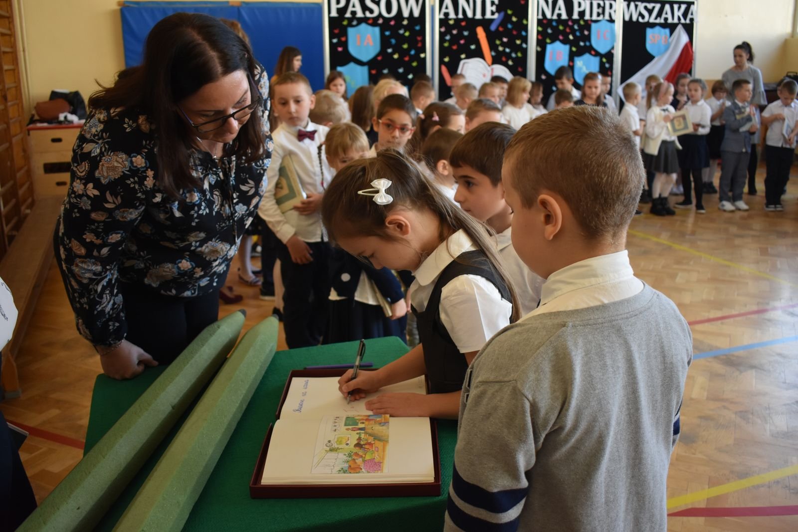 pasowanie-pierwszakow-w-osemce-109789