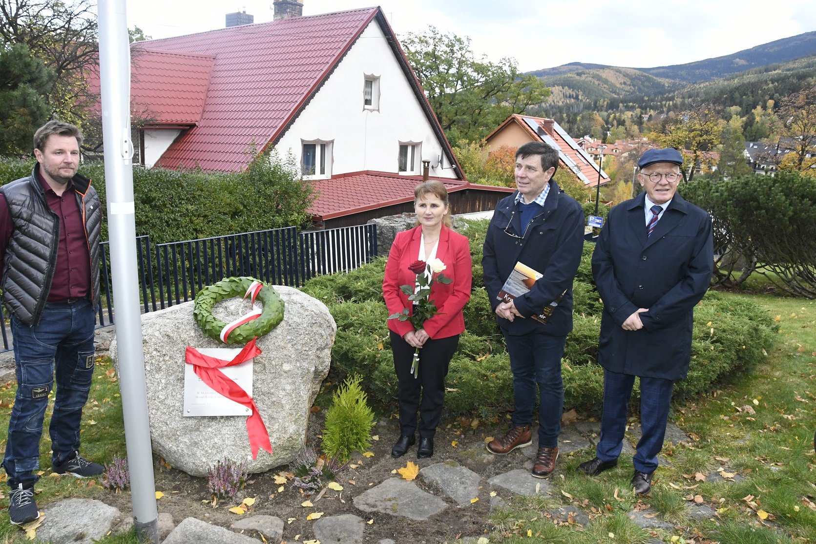 wystawa-pod-sniezka-o-wandzie-rutkiewicz-109792