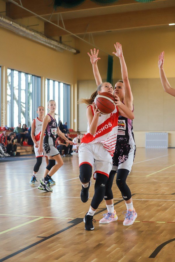 wichos-gora-w-derbach-juniorek-110085
