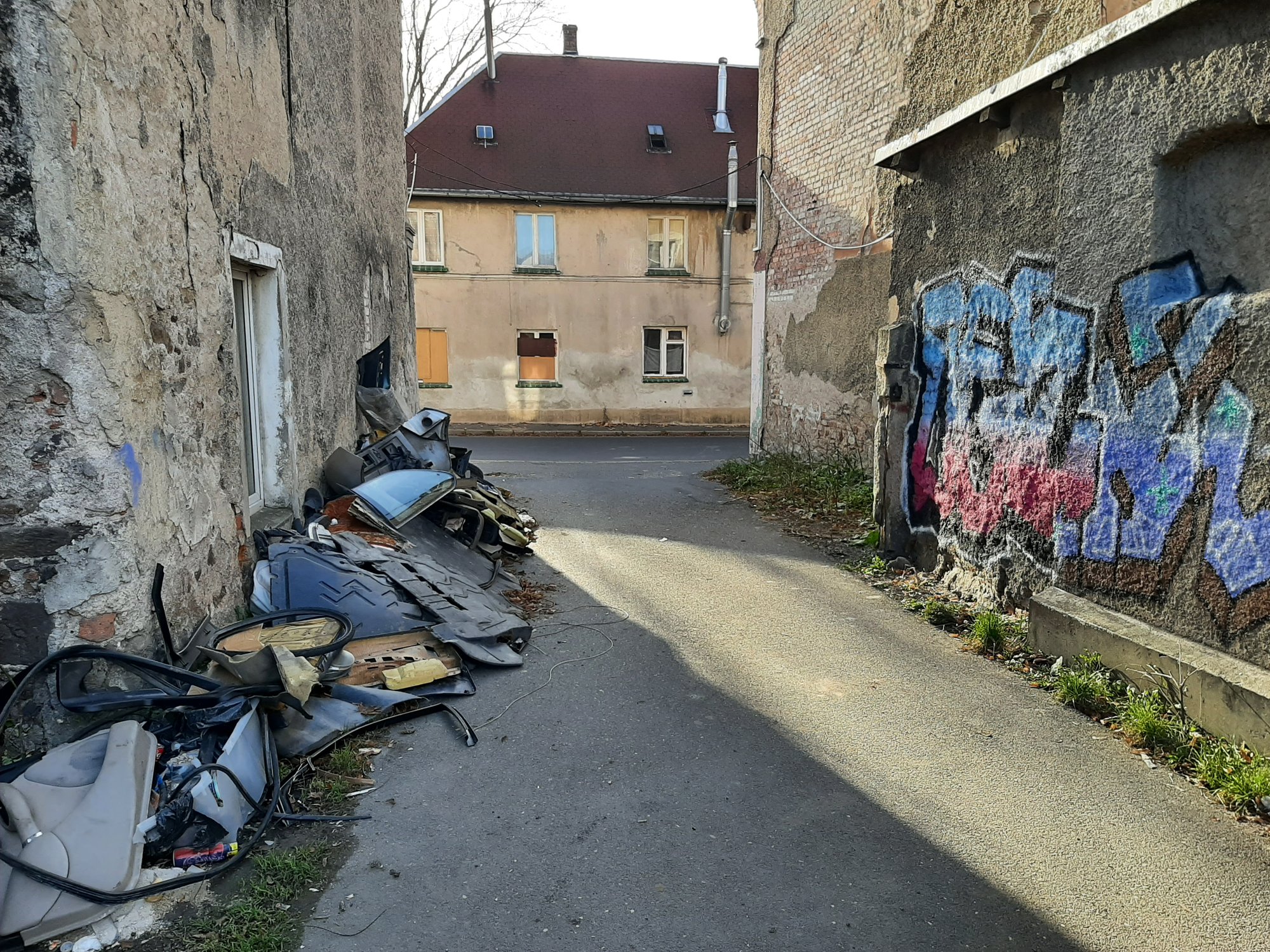 znow-podrzucone-smieci-110095