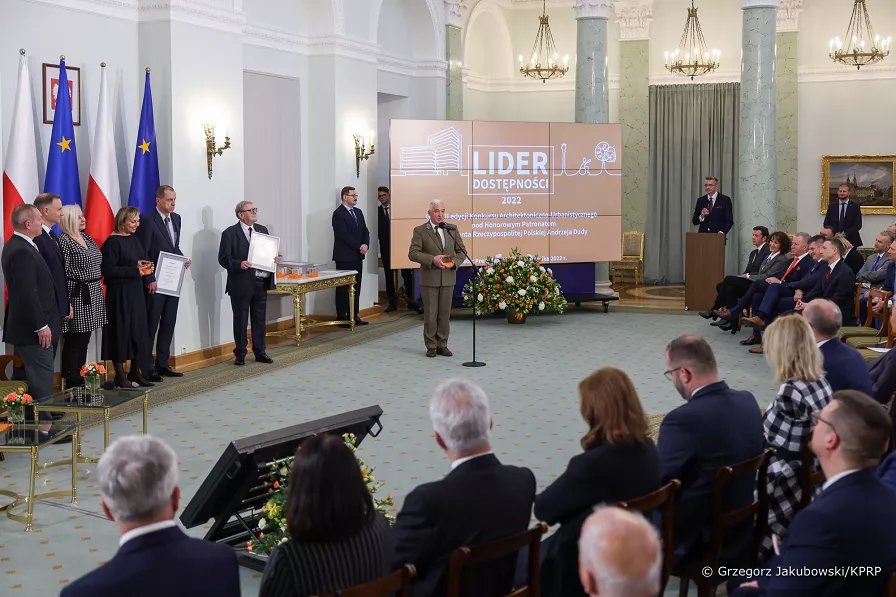 kpn-i-jsm-wsrod-liderow-dostepnosci-110107