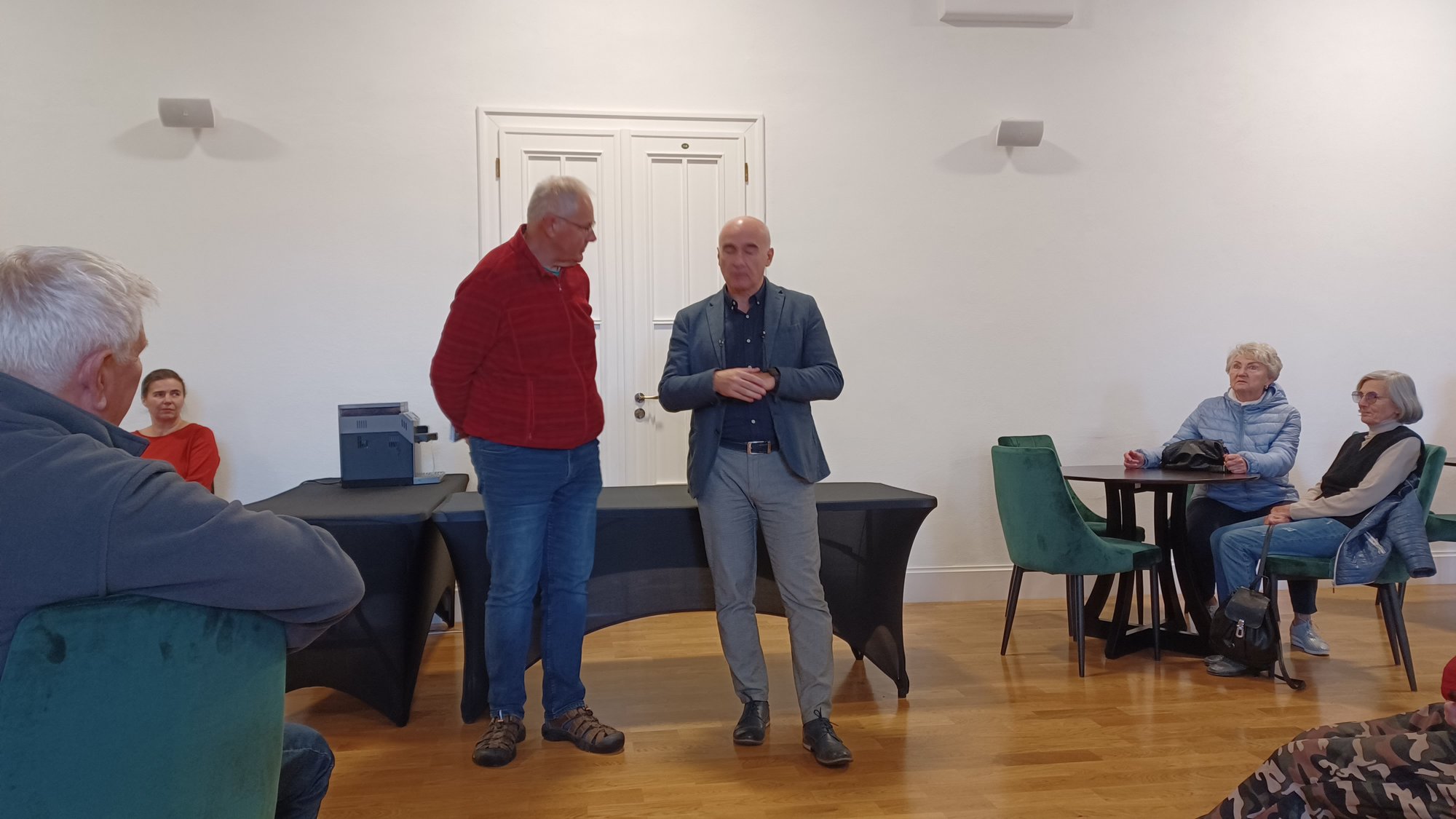 spacer-po-teatrze-110141