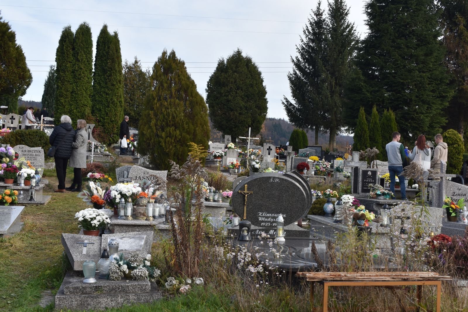 wszystkich-swietych-na-janowickich-cmentarzach-110201