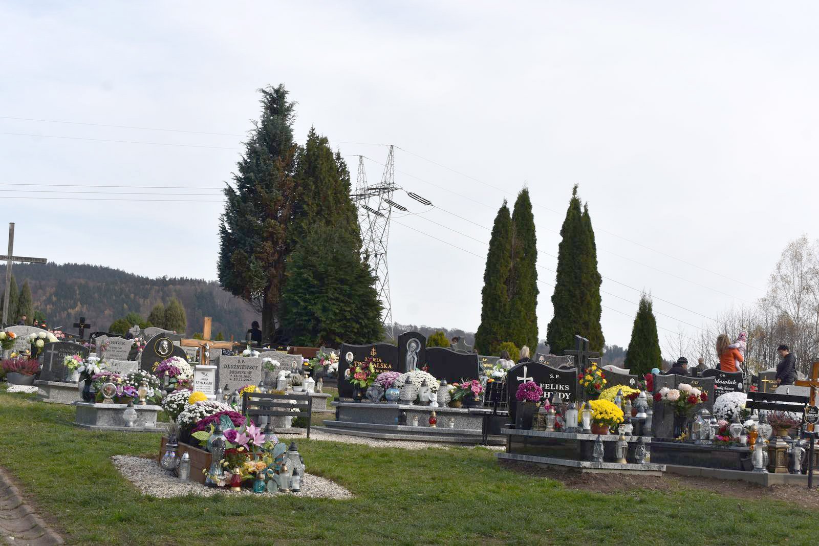 wszystkich-swietych-na-janowickich-cmentarzach-110201
