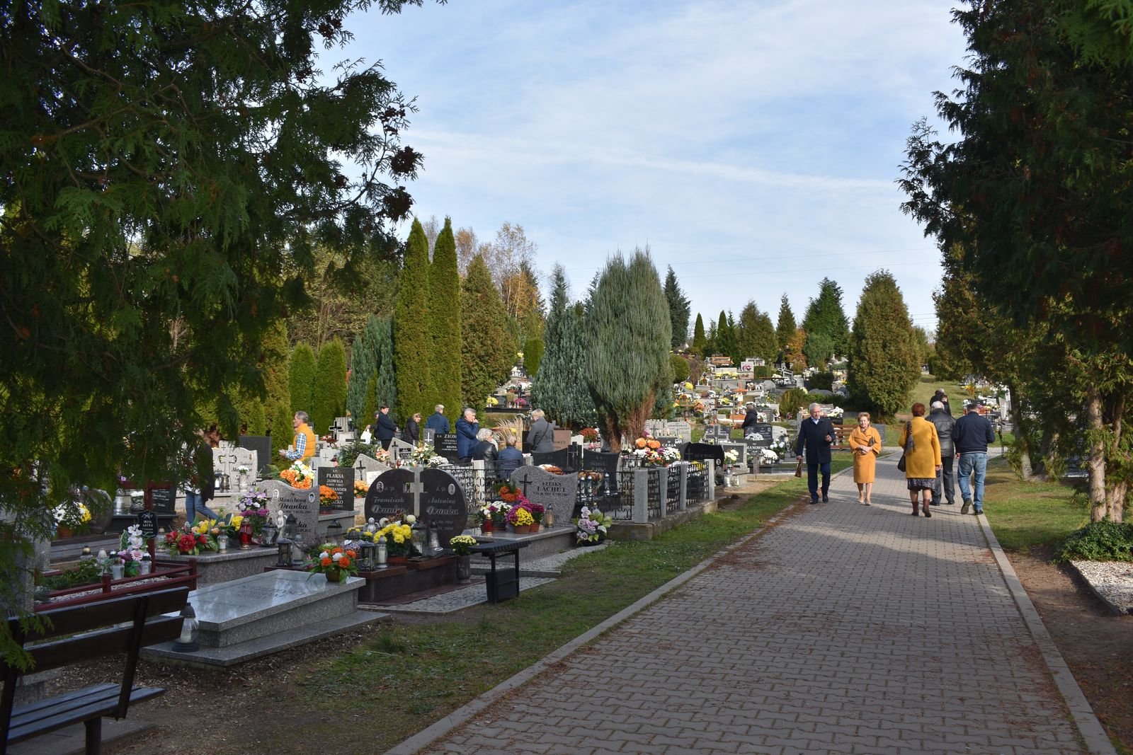 wszystkich-swietych-na-janowickich-cmentarzach-110201