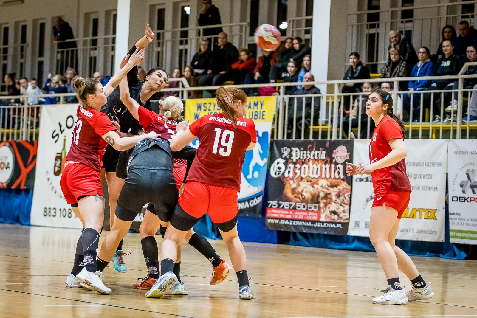 pierwsza-porazka-u-siebie-110310