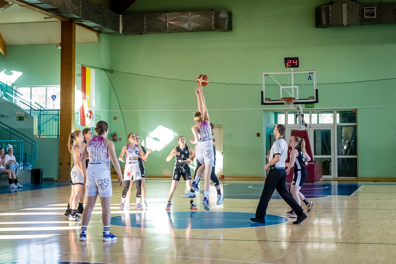 juniorki-spartakusa-pokonay-mks-polkowice-110328