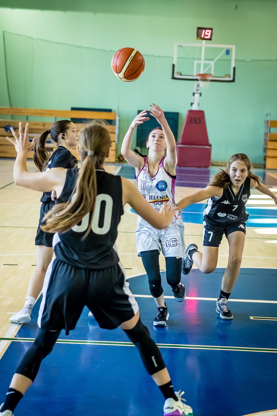 juniorki-spartakusa-pokonay-mks-polkowice-110328