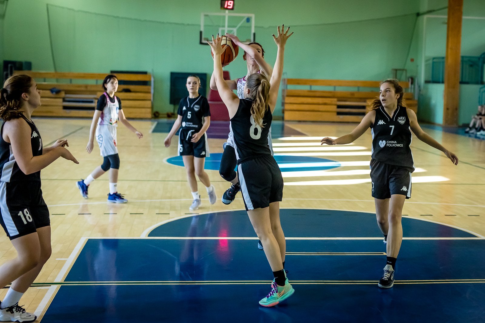 juniorki-spartakusa-pokonay-mks-polkowice-110328