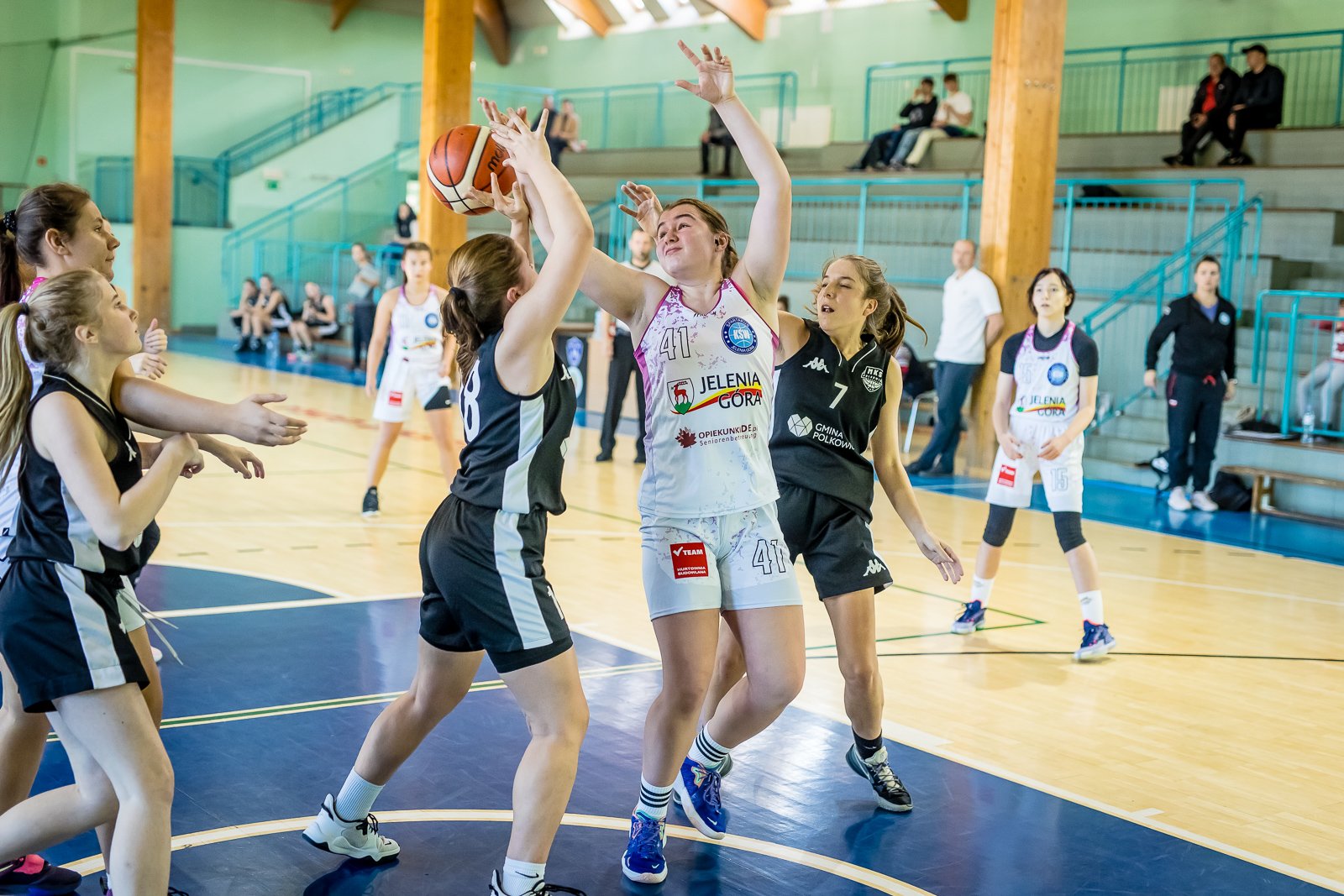 juniorki-spartakusa-pokonay-mks-polkowice-110328