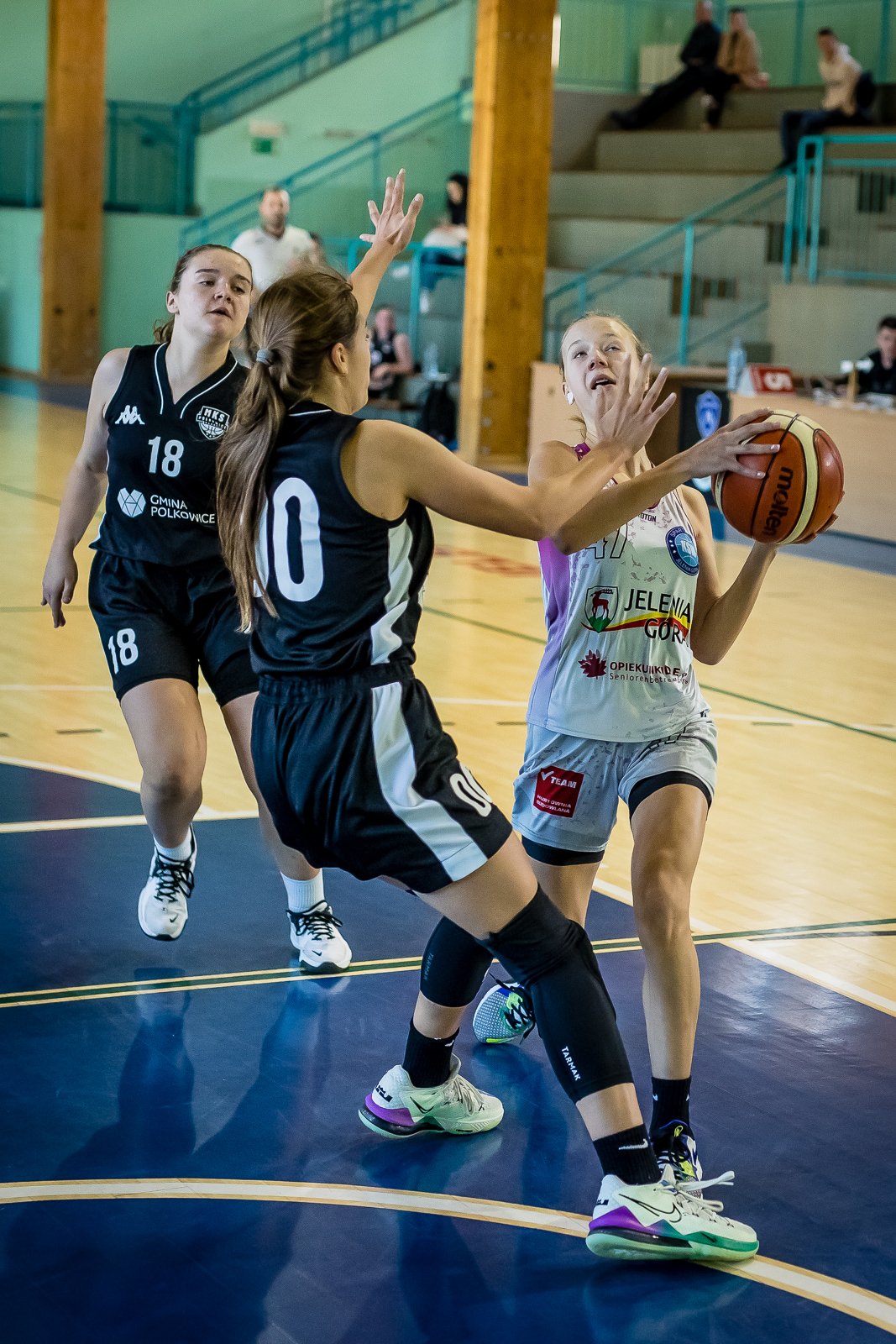 juniorki-spartakusa-pokonay-mks-polkowice-110328