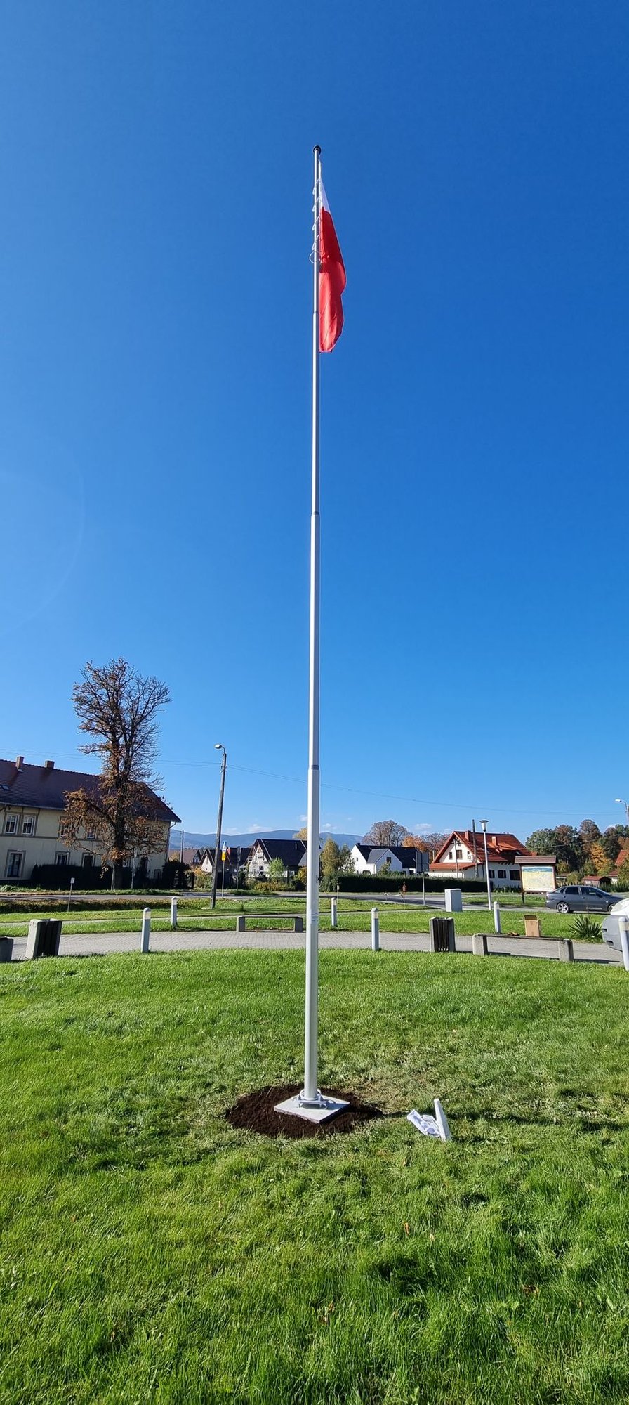 gmina-z-masztem-flagowym-110420