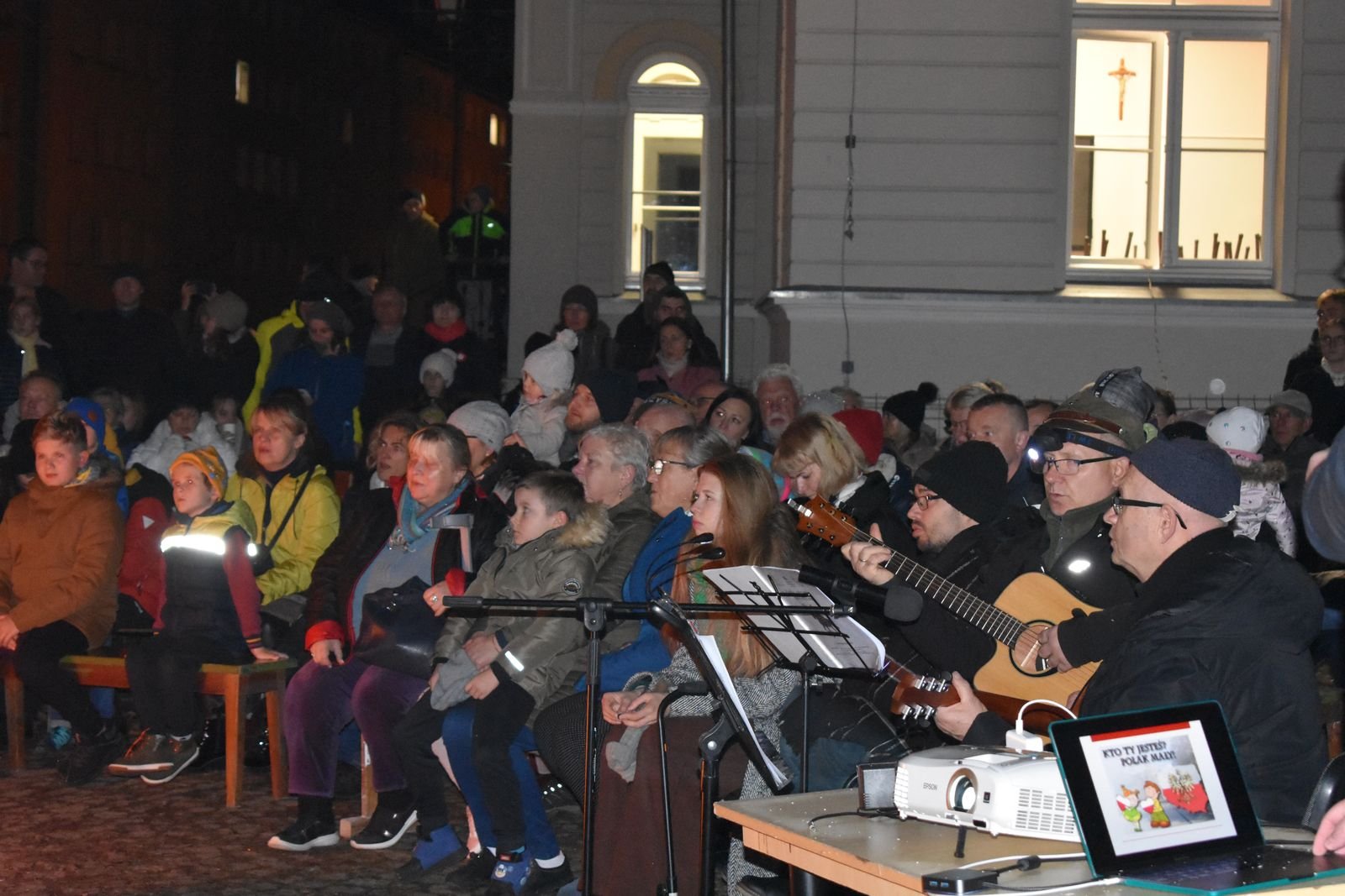 patriotycznie-przy-ognisku-110456