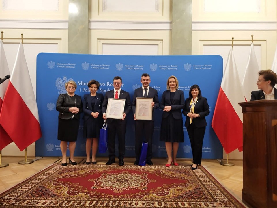 prestizowa-nagroda-dla-powiatu-karkonoskiego-110541