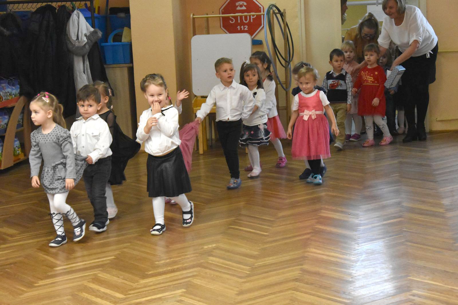 pasowanie-przedszkolakow-w-kubusiu-puchatku-110630