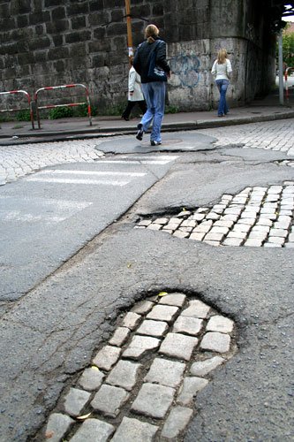 sprawa-sliska-i-dziurawa-11065