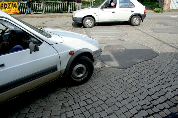 sprawa-sliska-i-dziurawa-11065