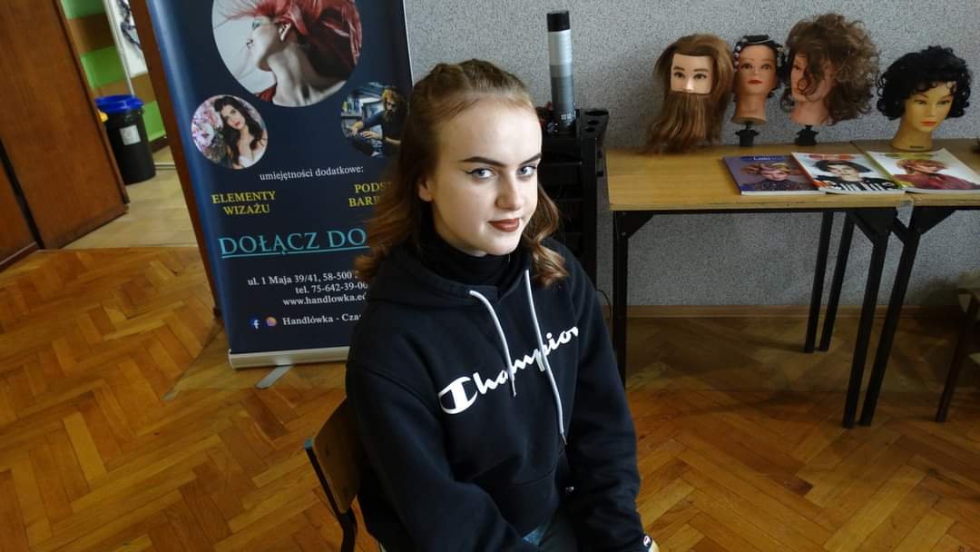 handlowka-otworzya-progi-dla-uczniow-podstawowek-110669