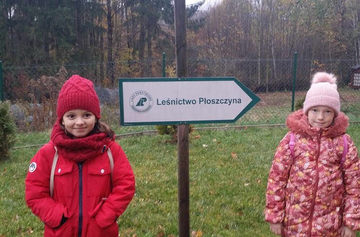 dzieci-pomagaja-lesnej-zwierzynie-przetrwac-zime-110673