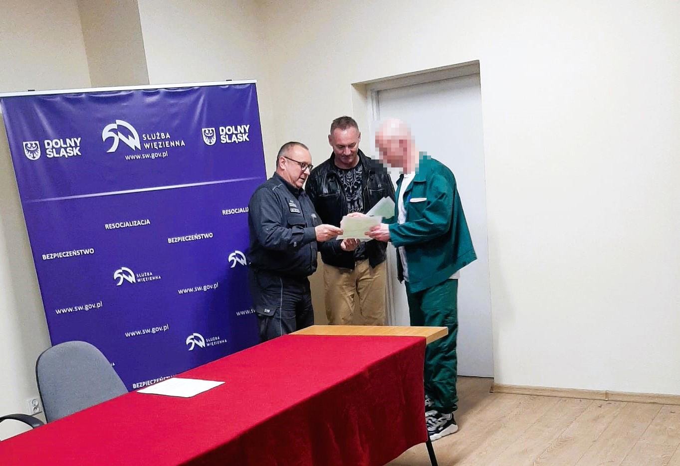 nowy-zawod-dla-osadzonych-w-areszcie-110717