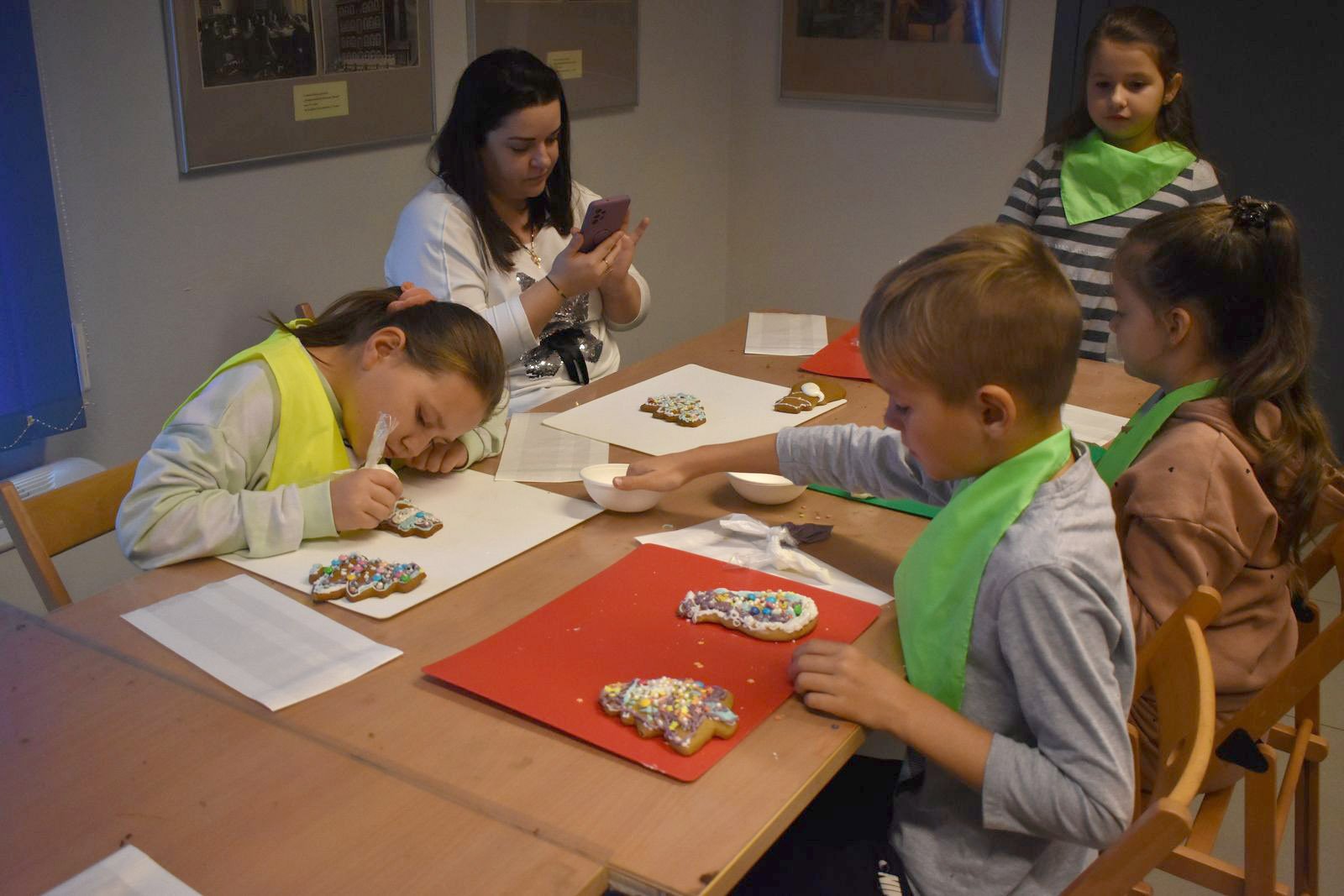 magia-piernikow-warsztaty-w-muzeum-110814