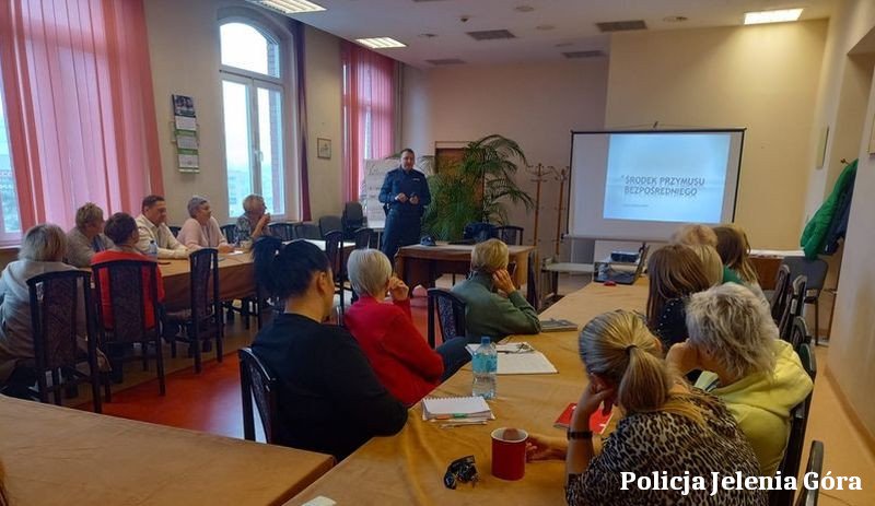 debata-o-bezpieczenstwie-pracownikow-socjalnych-110839