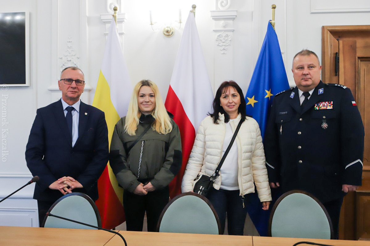 nie-kazdy-bohater-nosi-peleryne-110999