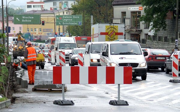 To dopiero wstęp do utrudnień na głównym szlaku śródmieścia Jeleniej Góry.